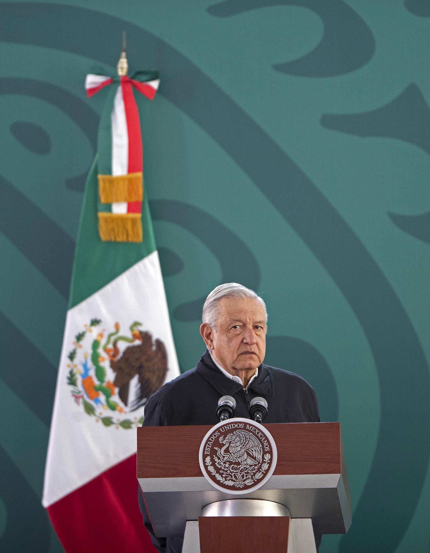 El presidente de México, Andrés Manuel López Obrador, habla durante una rueda de prensa este viernes en Morelia (México). EFE/Iván Villanueva
