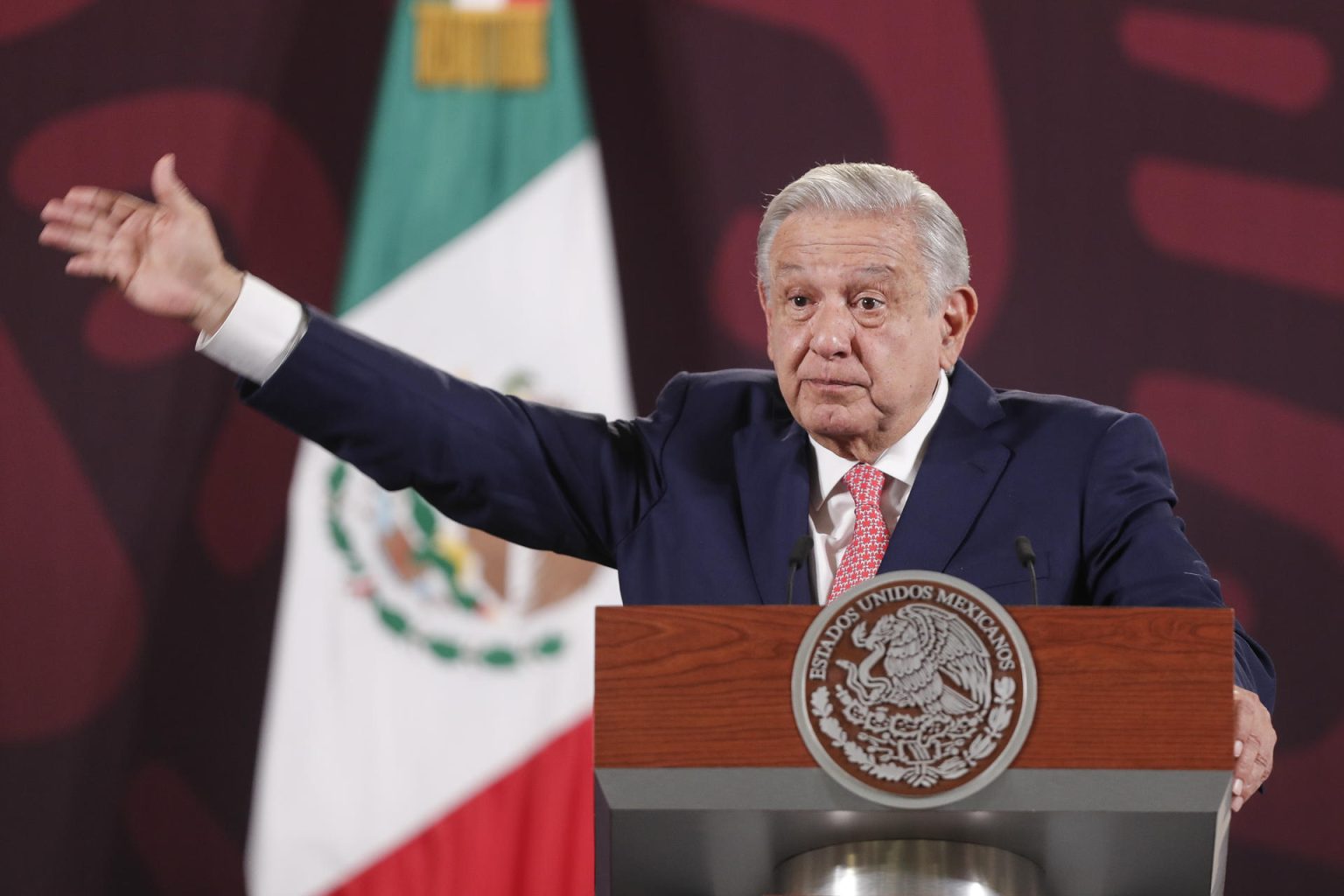 El presidente de México Andrés Manuel López Obrador habla durante una conferencia de prensa matutina en Palacio Nacional, en Ciudad de México (México). Imagen de archivo. EFE/ Isaac Esquivel