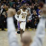 LeBron James de Los Angeles Lakers, en una fotografía de archivo. EFE/John G. Mabanglo