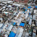 Fotografía del 15 de marzo de 2024, donde muestra locales del mercado de artesanías Papagayo, destruidos tras el paso del huracán Otis, en el balneario de Acapulco, estado de Guerrero (México). EFE/David Guzmán