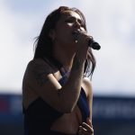 La cantante Daniela Darcourt se presenta durante el 40 aniversario del Día Nacional de la Salsa, este domingo en el Estadio Hiram Bithorn, en San Juan (Puerto Rico). EFE/ Thais Llorca