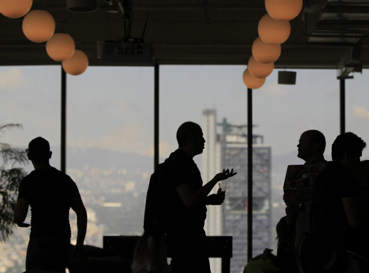 La Agencia EFE organiza este miércoles en Ciudad de México un debate sobre la adaptación de los negocios a nuevas realidades y preferencias de consumo en el que participarán expertos de varias disciplinas y sectores. Imagen de archivo. EFE/Mario Guzmán