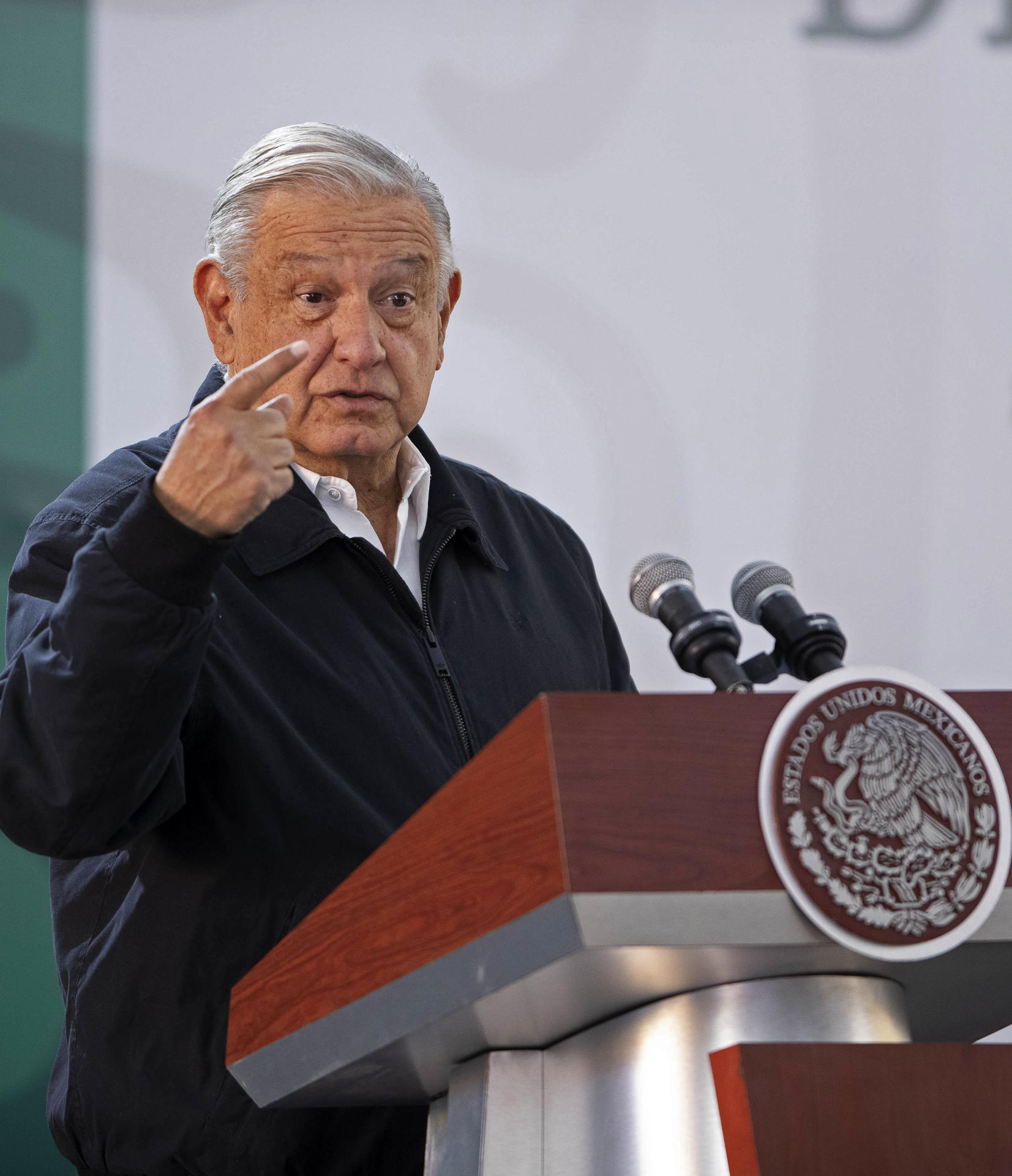 El presidente de México, Andrés Manuel López Obrador, habla durante una rueda de prensa este viernes en Morelia (México). EFE/ Iván Villanueva
