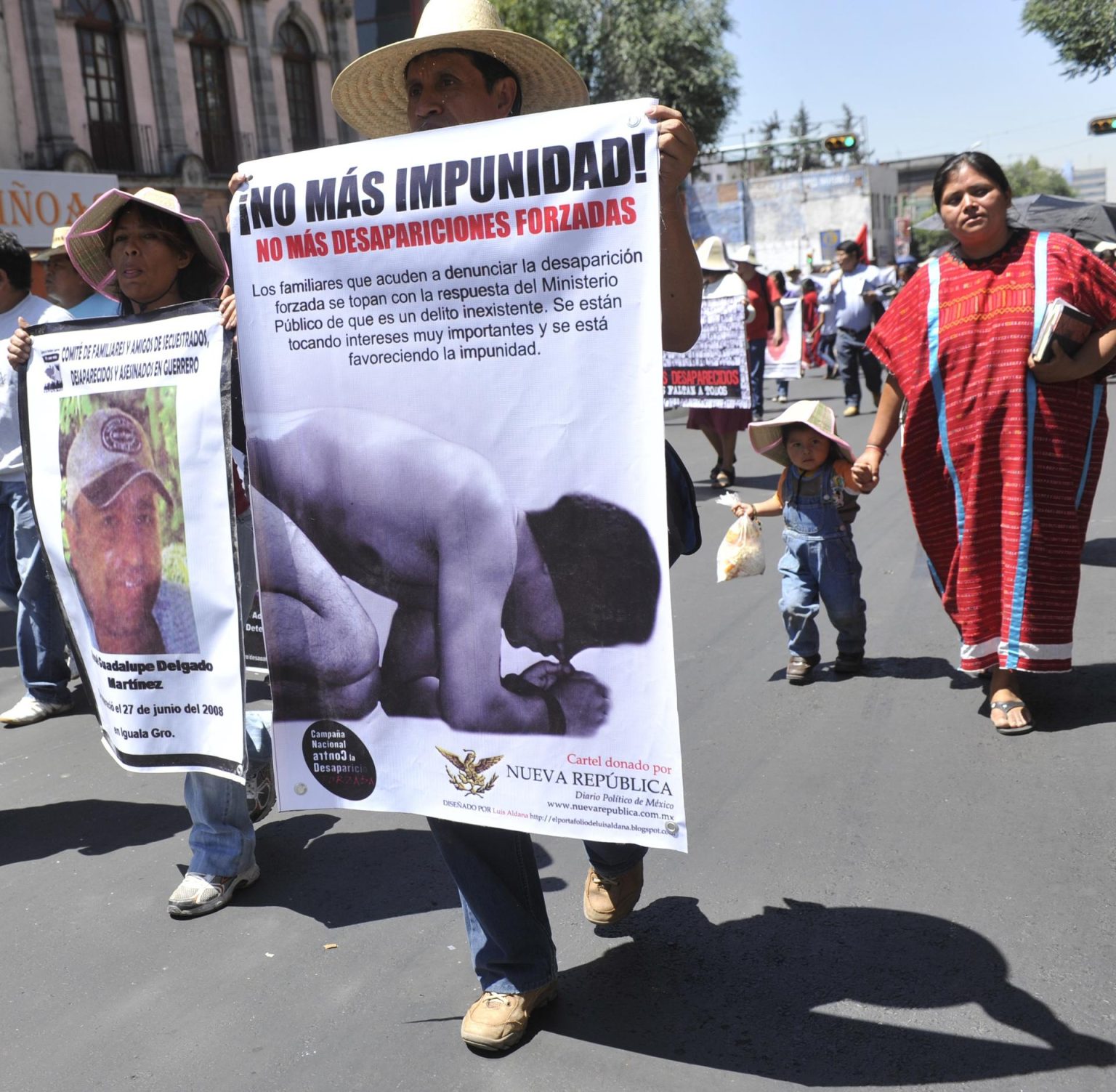 Fotografía de archivo que muestra una marcha de protesta a familiares de desaparecidos, en Ciudad de México. EFE/Mario Guzmán