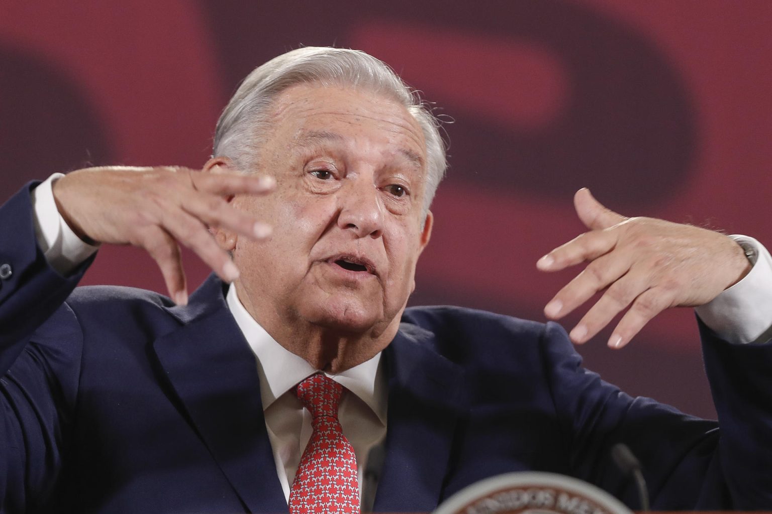 El presidente de México, Andrés Manuel López Obrador, habla durante su conferencia de prensa matutina este martes, en el Palacio Nacional en Ciudad de México (México). EFE/ Isaac Esquivel