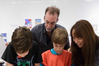 El Museo Norton de West Palm Beach, en Florida (EE.UU.), anunció este jueves que ofrecerá un taller de arte familiar sobre el autismo el próximo domingo 14 de abril en celebración del Mes Mundial del Autismo. EFE/Norton Museum of Art /SOLO USO EDITORIAL /NO VENTAS /SOLO DISPONIBLE PARA ILUSTRAR LA NOTICIA QUE ACOMPAÑA /CRÉDITO OBLIGATORIO