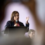 La candidata presidencial de la coalición opositora 'Fuerza y Corazón por México', Xóchitl Gálvez, participa en un foro ambiental este sábado, en la ciudad de Monterrey, en Nuevo León (México). EFE/ Miguel Sierra