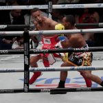 Los boricuas Rene Santiago (d) y Bomba Gonzalez (i) pelean este sábado en el Coliseo José Miguel Agrelot en San Juan (Puerto Rico). EFE/Thais Llorca