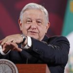 El presidente de México Andrés Manuel López Obrador habla en una rueda de prensa en Palacio Nacional en la Ciudad de México (México). EFE/ Isaac Esquivel