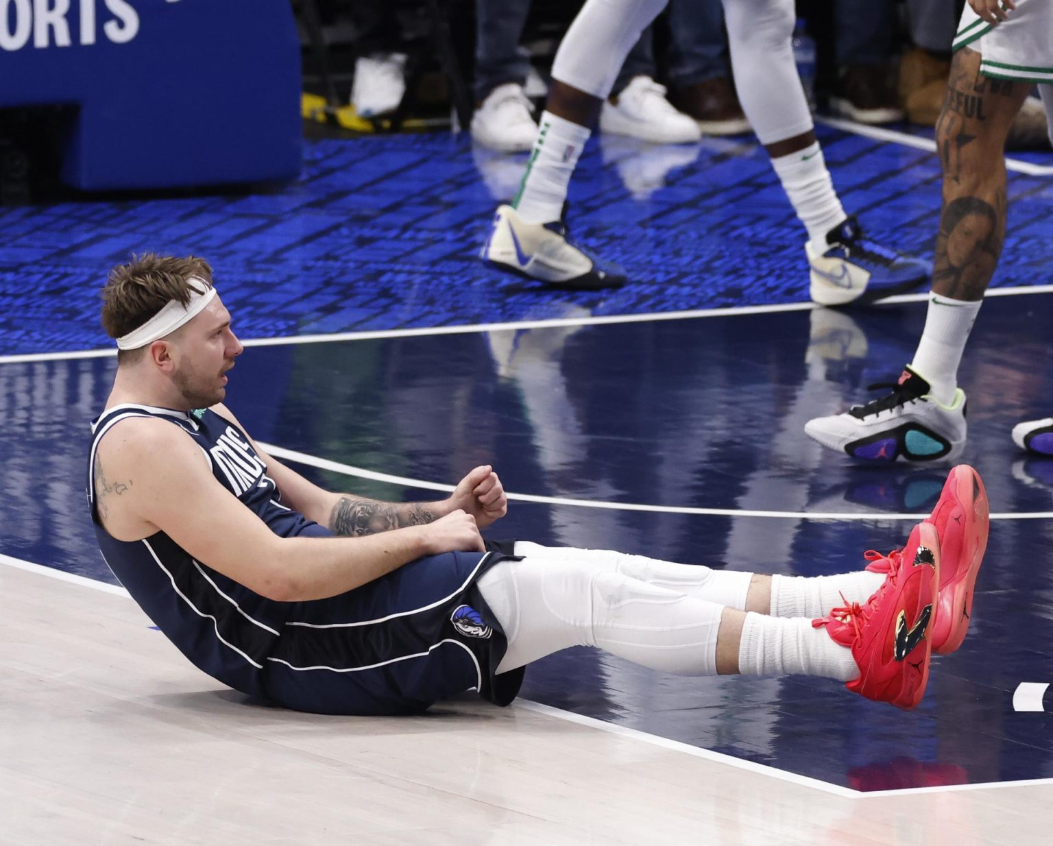 Fotografía de archivo, tomada el pasado 22 de enero, en la que se registró al esloveno Luka Doncic, base estrella de los Maverick de Dallas, durante un partido de la NBA, en Dallas (Texas, EE.UU.). EFE/Adam Davis