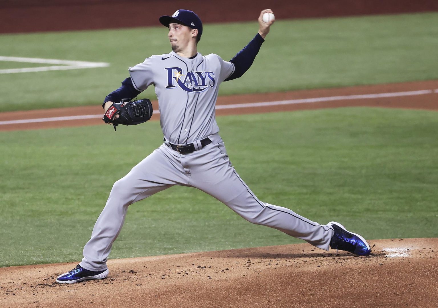 Fotografía de archivo en la que se registro al lanzador zurdo Blake Snell, al actuar para los Rays de Tampa Bay y quien reforzará a los Gigantes de San Francisco en la próxima temporada de la MLB. EFE/Tannen Maury