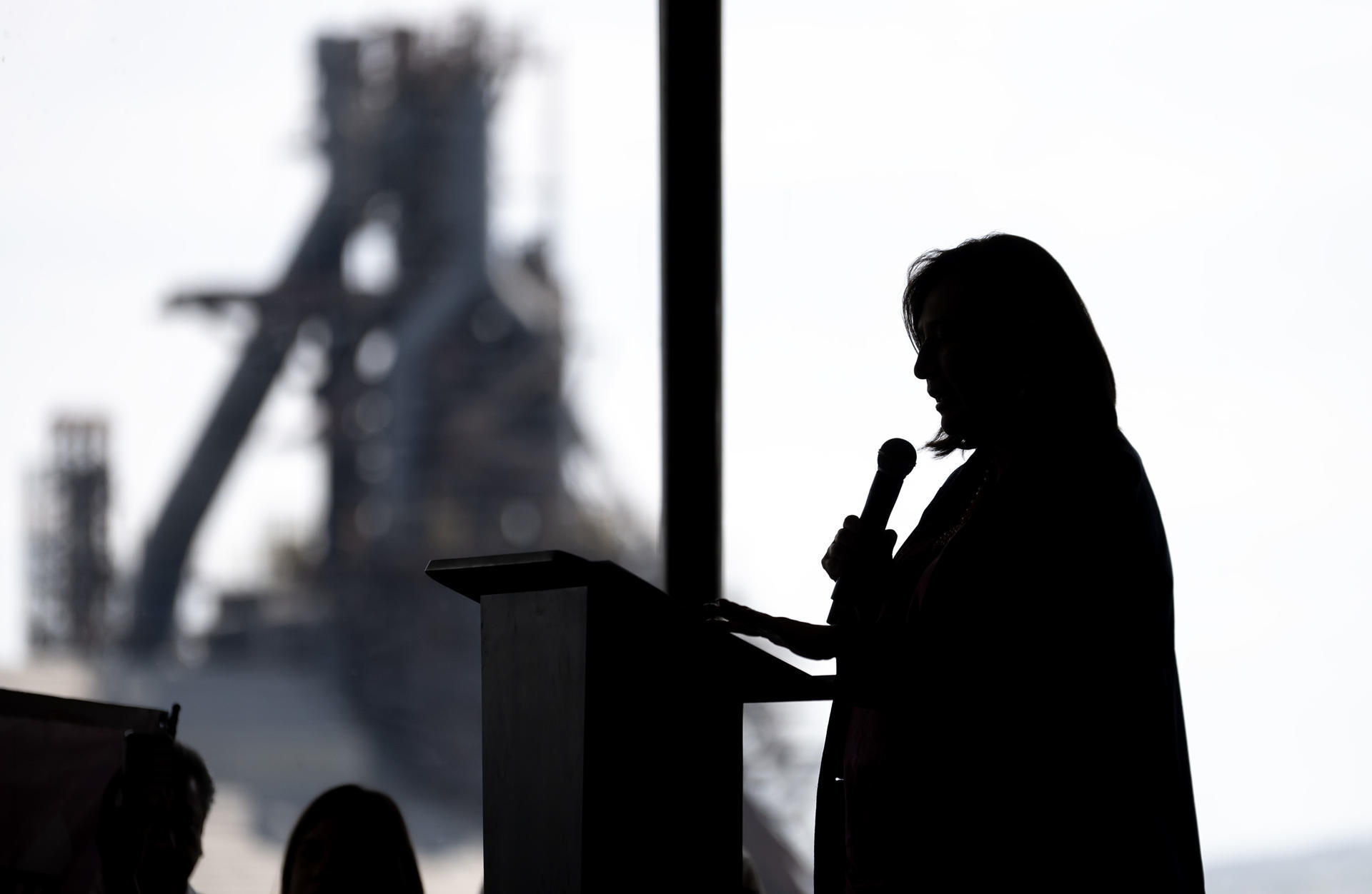 La candidata presidencial de la coalición opositora 'Fuerza y Corazón por México', Xóchitl Gálvez, participa en un foro ambiental este sábado, en la ciudad de Monterrey, en Nuevo León (México). EFE/ Miguel Sierra
