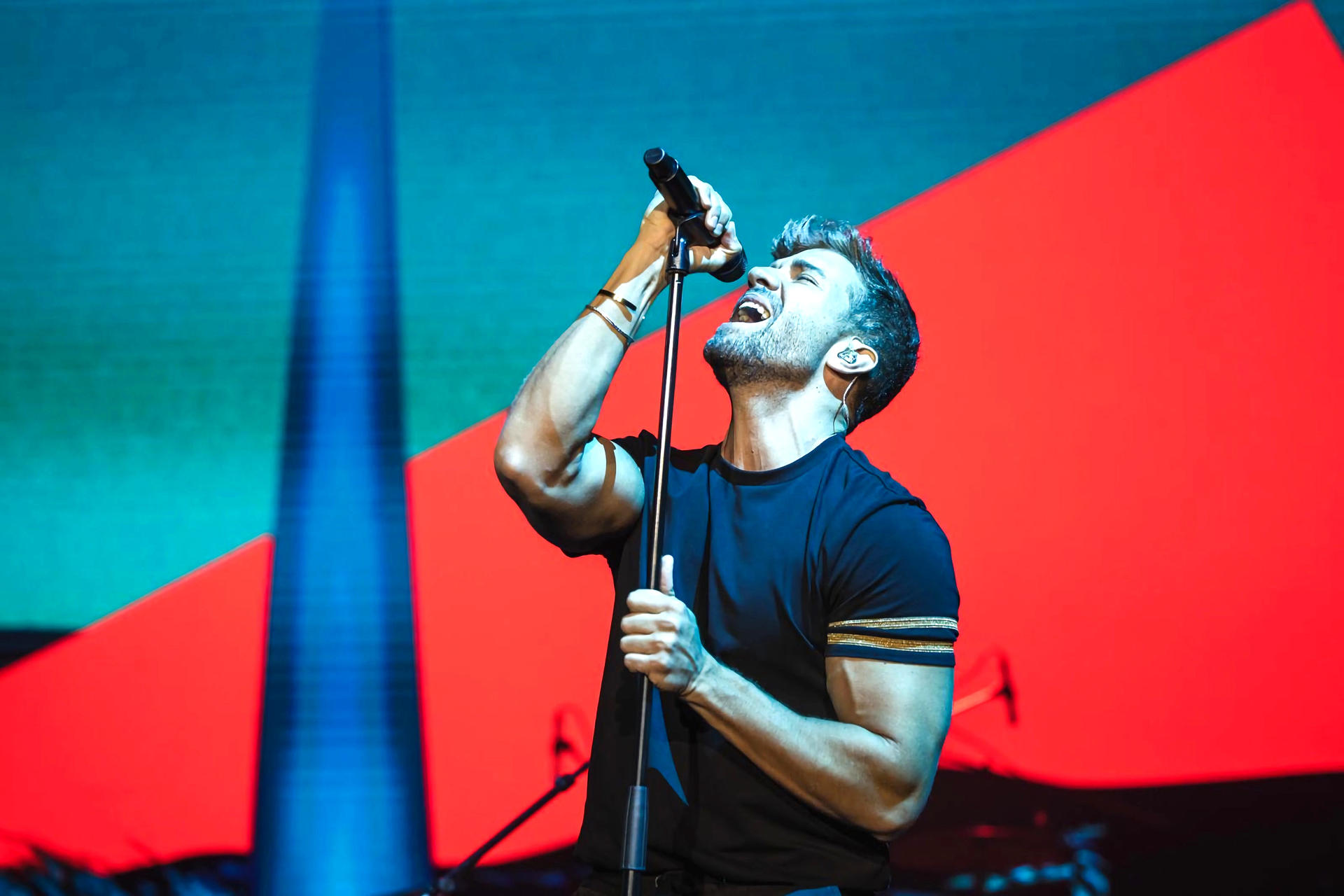 Fotografía cedida por Equipo Pablo Alborán donde aparece el cantautor español Pablo Alborán durante un concierto en el Coliseo de Puerto Rico, en San Juan (Puerto Rico). EFE/Equipo Pablo Alborán /SOLO USO EDITORIAL /NO VENTAS /SOLO DISPONIBLE PARA ILUSTRAR LA NOTICIA QUE ACOMPAÑA /CRÉDITO OBLIGATORIO
