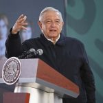 El presidente de México, Andrés Manuel López Obrador, habla durante una rueda de prensa este viernes en Morelia (México). EFE/Iván Villanueva