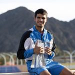 El tenista español Carlos Alcaraz fue registrado este domingo, 17 de marzo, al posar con el trofeo de campeón del Masters 1.000 de Indian Wells, en Indian Wells  (California, EE.UU.). EFE/Daniel Murphy