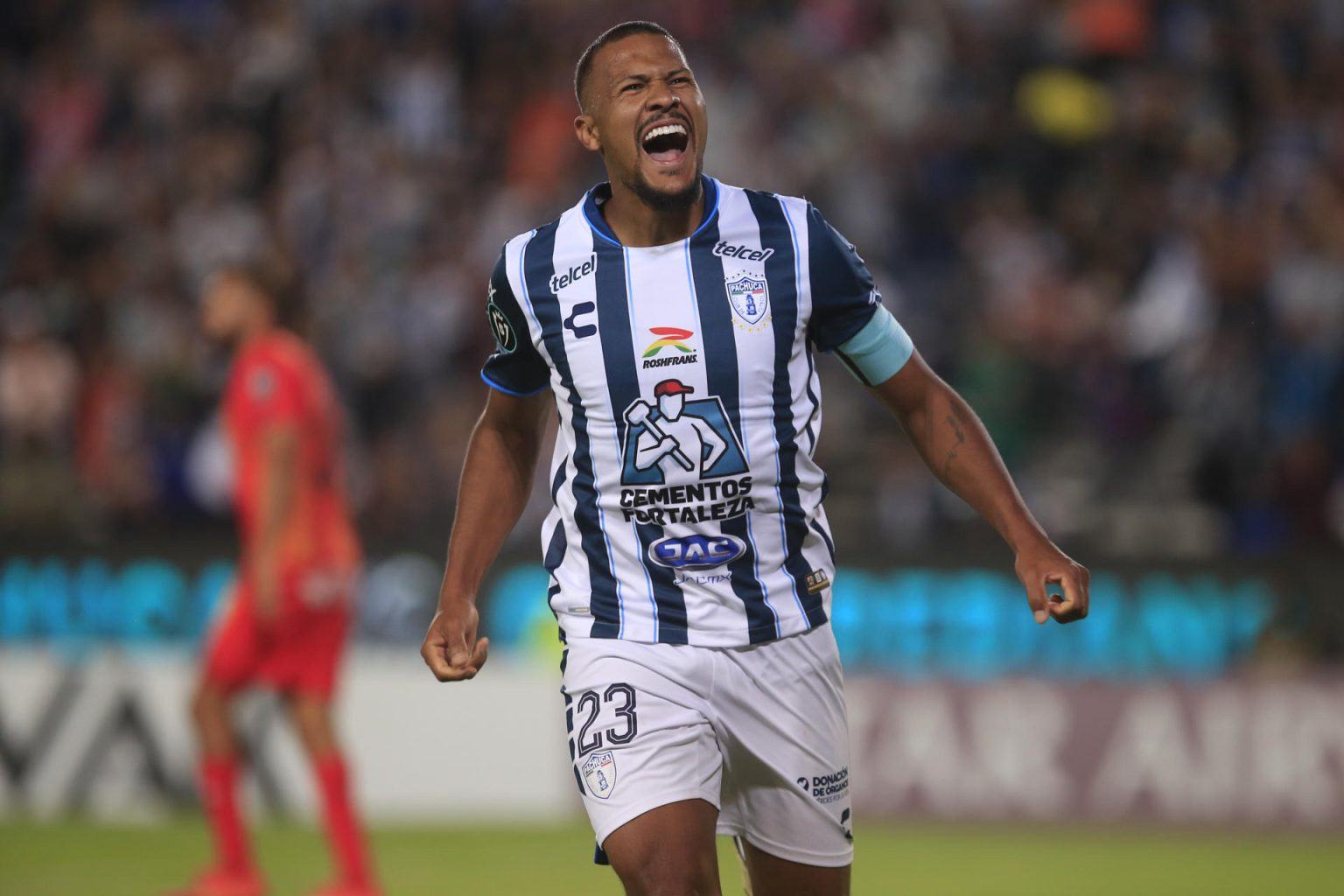 Salomón Rondón de Pachuca celebra un gol contra Herediano este miércoles, en el partido de vuelta ante Pachuca en los cuartos de final de la Liga de Campeones de la Concacaf disputado en el estadio Hidalgo de la ciudad de Pachuca (México). EFE/ David Martínez Pelcastre