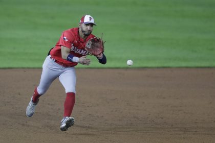 Fotografía de archivo en la que se registró al panameño José Caballero, al actuar con la selección de su país y actual segunda base de los Rays de Tampa Bay, quien aportó un jonrón solitario en el triunfo a domicilio de su equipo 2-4 sobre los Agelinos de Los Ángeles en la MLB. EFE/Bienvenido Velasco