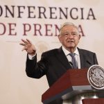 El presidente de México, Andrés Manuel López Obrador, participa durante su conferencia de prensa matutina este miércoles en Palacio Nacional en la Ciudad de México (México). EFE/José Méndez