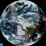 Fotografía satelital cedida por el Oficina Nacional de Administración Oceánica y Atmosférica (NOAA) a través del Centro Nacional de Huracanes (NHC) de Estados Unidos donde se muestra el estado del clima este miércoles en el Atlántico y el Pacífico. EFE/NOAA-NHC /SOLO USO EDITORIAL /NO VENTAS /SOLO DISPONIBLE PARA ILUSTRAR LA NOTICIA QUE ACOMPAÑA /CRÉDITO OBLIGATORIO