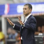 El seleccionador mexicano, Jaime Lozano, fue registrado este miércoles, 26 de junio, durante un partido contra Venezuela valido por el grupo B de Copa América 2024, en el SoFi Stadium de Inglewood (California, EE.UU.). EFE/Allison Dinner