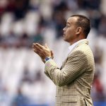 Fotografía de archivo del entrenador venezolano Rafael Dudamel, quien este sábado condujo al Atlético Bucaramanga a la victoria por 1-0 sobre el Santa Fe del uruguayo Pablo Peirano en el partido de ida de la final de la Liga colombiana jugado en el estado Alfonso López. EFE/Cabalar