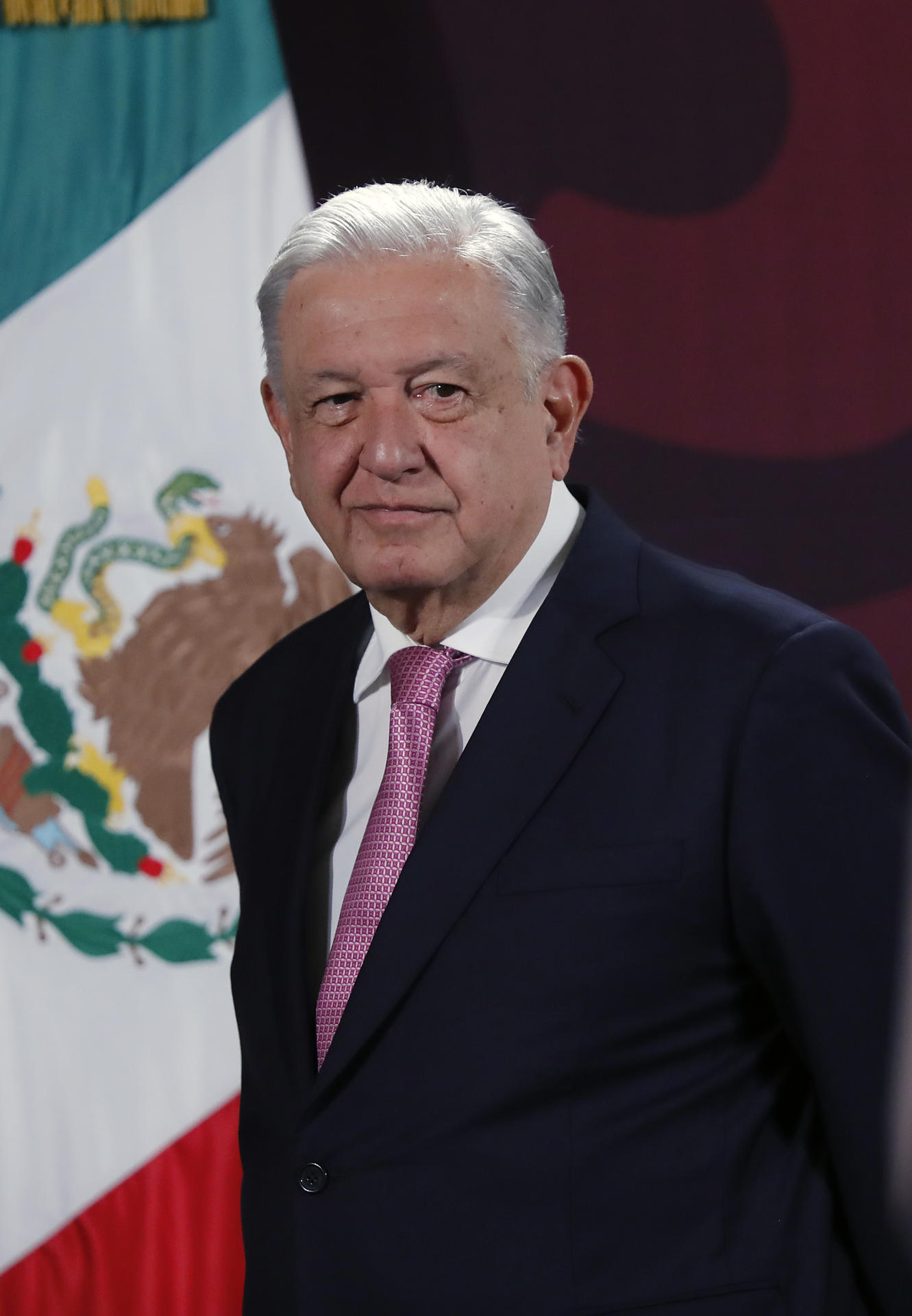 El Presidente de México Andrés Manuel López Obrador habla este jueves durante una conferencia de prensa matutina en Palacio Nacional de Ciudad de México (México). EFE/Mario Guzmán
