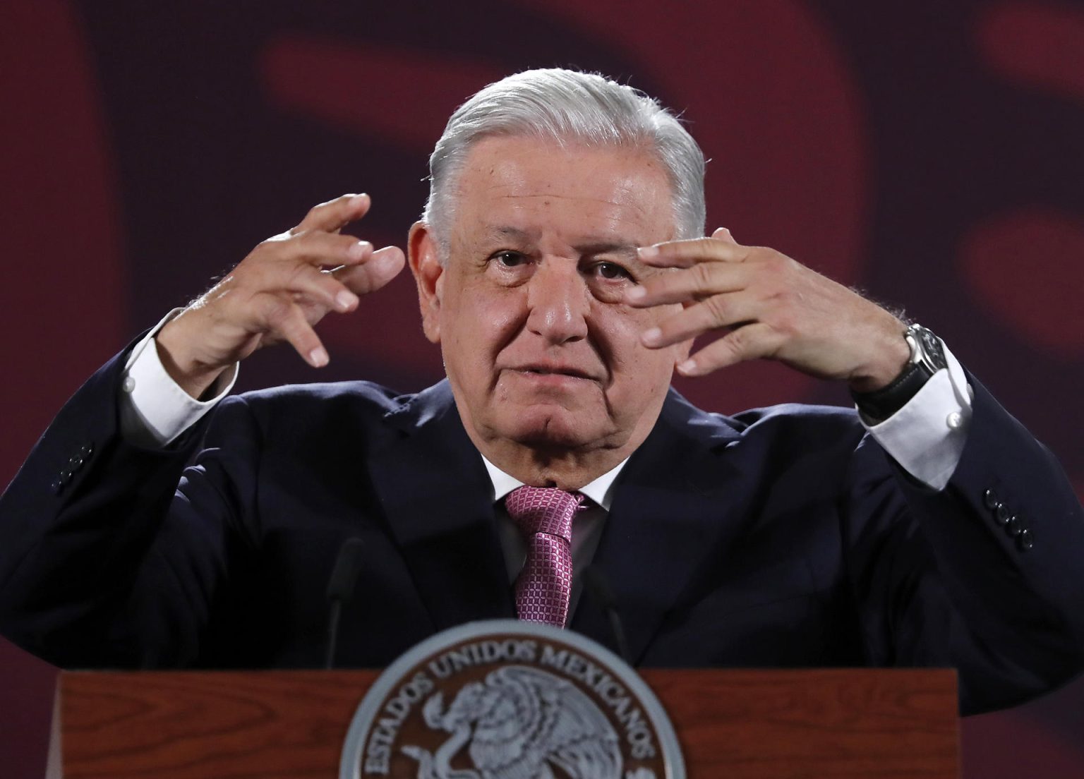 El Presidente de México, Andrés Manuel López Obrador habla este jueves durante una conferencia de prensa matutina en Palacio Nacional de Ciudad de México (México). EFE/Mario Guzmán