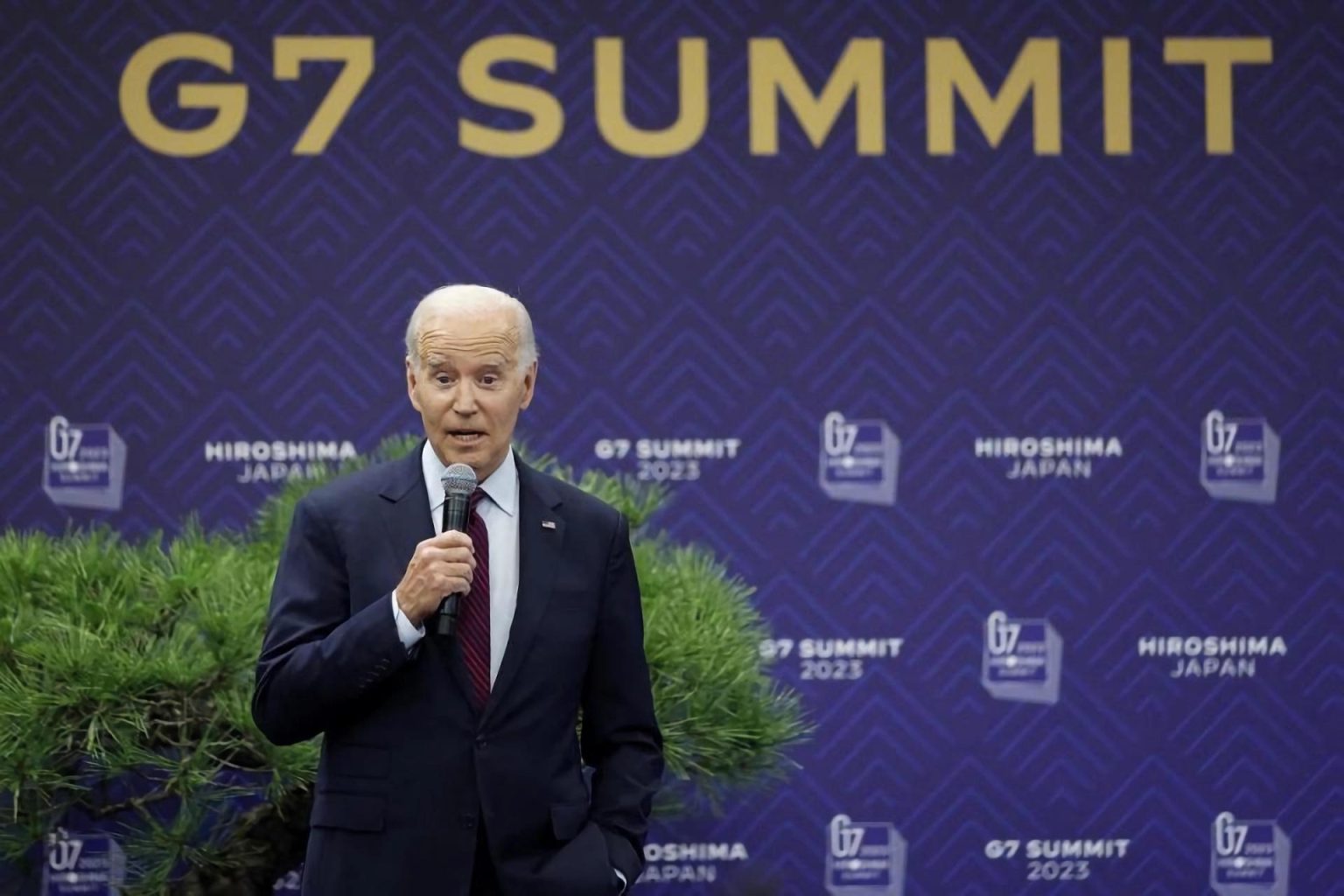 Fotografía de archivo del presidente de los Estados Unidos. Joe Biden, hablando durante una conferencia de prensa tras la cumbre de líderes del Grupo de los Siete (G7), el 21 de mayo de 2023, celebrada en Hiroshima (Japón). EFE/Kiyoshi Ota / POOL ARCHIVO