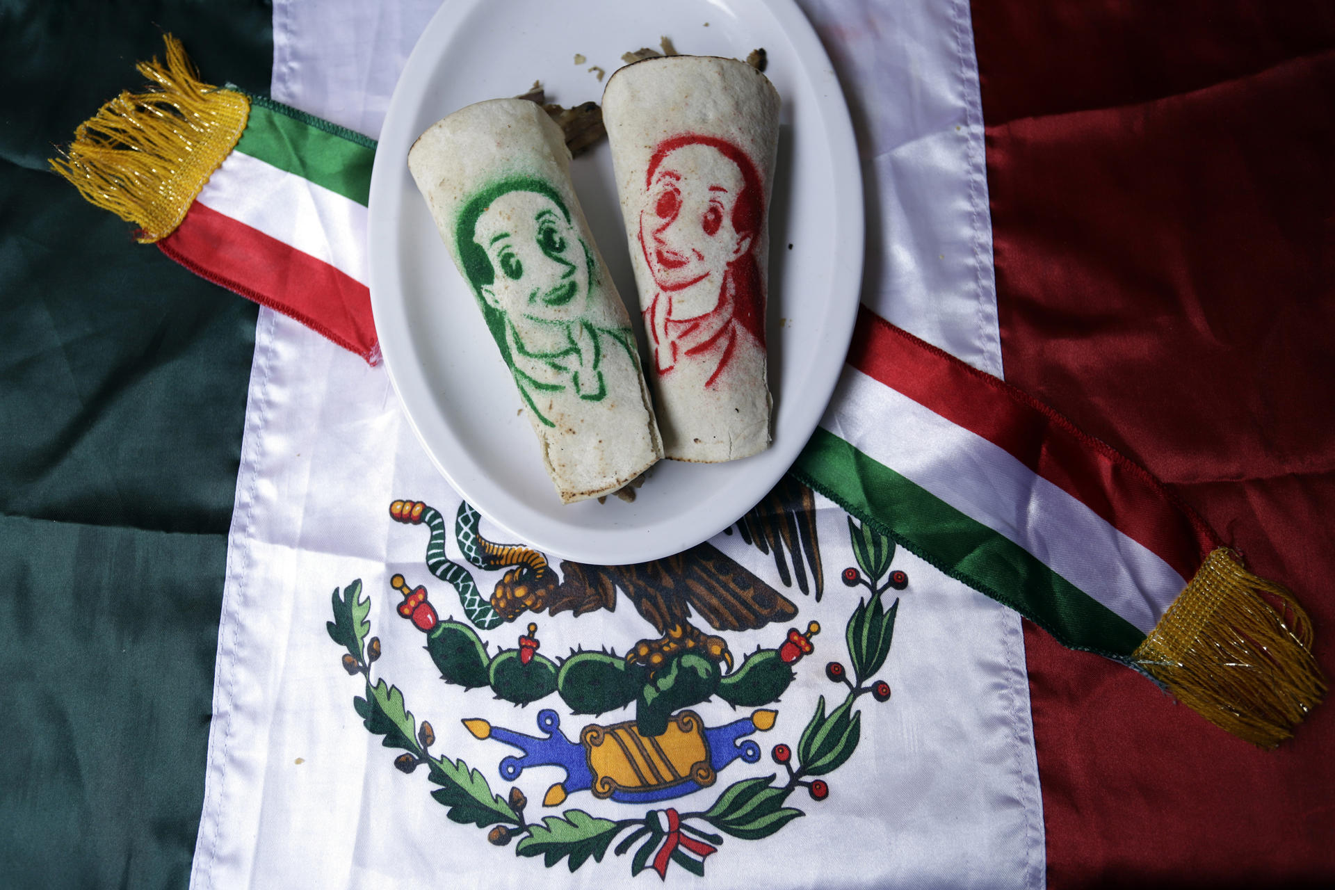 Fotografía donde se observa la imagen impresa en tortillas de la oficialista Claudia Sheinbaum, ganadora de la elecciones presidenciales en México, el 7 de junio de 2024, en el estado de Puebla (México). EFE/ Hilda Ríos

