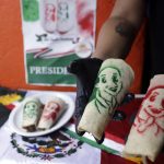 Fotografía donde se observa la imagen impresa en tortillas de la oficialista Claudia Sheinbaum, ganadora de la elecciones presidenciales en México, el 7 de junio de 2024, en el estado de Puebla (México).  EFE/ Hilda Ríos