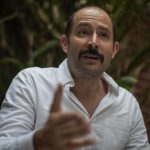 El escritor y periodista mexicano, Pablo Majluf, habla durante una entrevista con EFE, el 6 de junio de 2024 en la Ciudad de México (México). EFE/ Isaac Esquivel