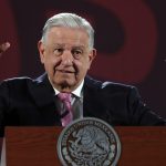 El Presidente de México Andrés Manuel López Obrador habla este jueves durante una conferencia de prensa matutina en Palacio Nacional de Ciudad de México (México). EFE/Mario Guzmán