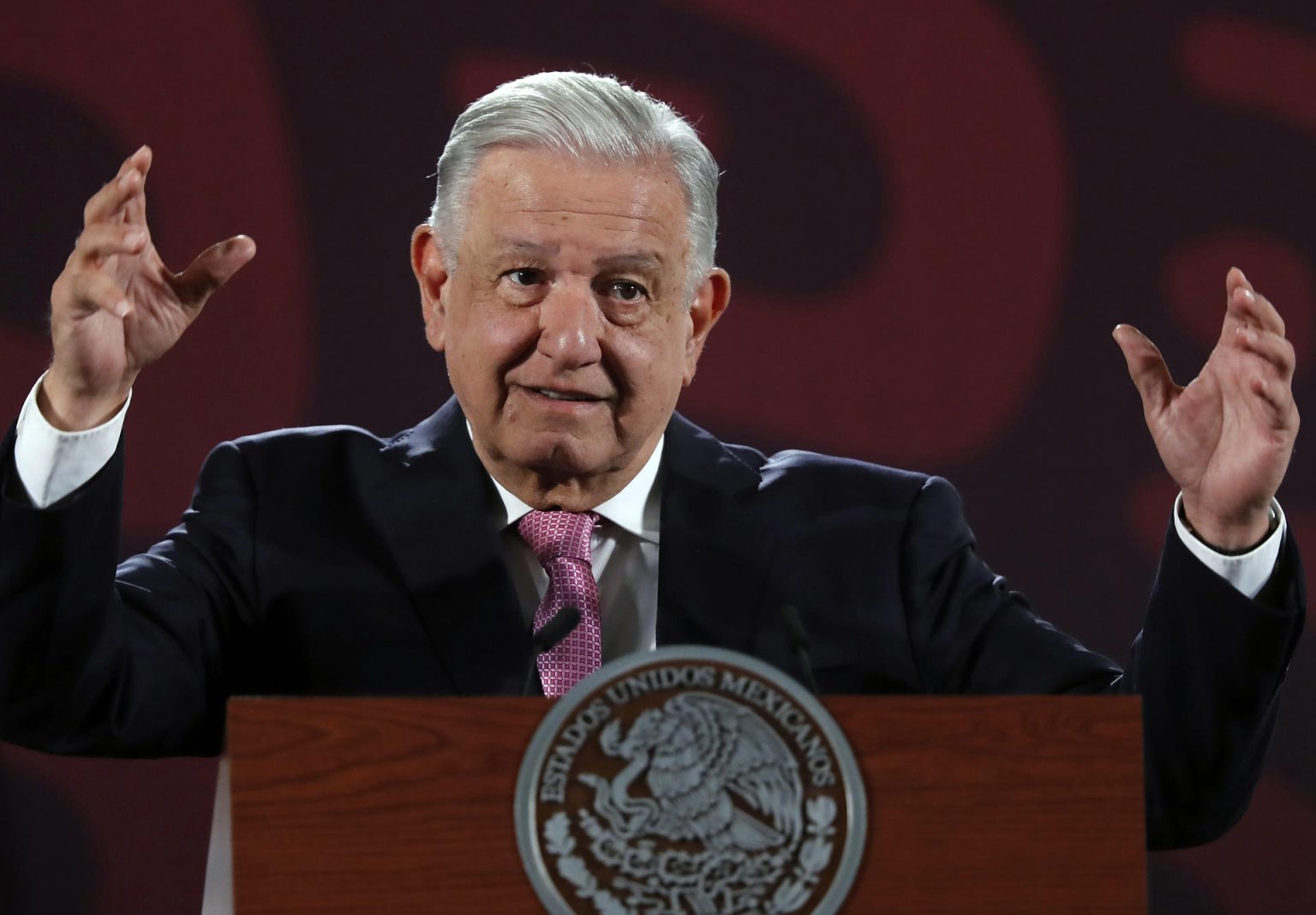 El Presidente de México Andrés Manuel López Obrador habla este jueves durante una conferencia de prensa matutina en Palacio Nacional de Ciudad de México (México). EFE/Mario Guzmán