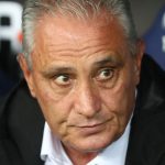 Fotografía de archivo en la que se registró al entrenador del club brasileño de fútbol Flamengo, Adenor Leonardo Bacchi ‘Tite, durante un partido en el estadio Maracaná de Río de Janeiro (Brasil). EFE/Andre Coelho