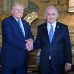 Fotografía tomada de la cuenta oficial de X del primer ministro de Israel, Benjamín Netanyahu, reunido con el expresidente (2017-2021) y candidato republicano a la Casa Blanca, Donald Trump (2017-2021), este viernes, en Florida (Estados Unidos). EFE/ Cuenta de X Benjamín Netanyahu /SOLO USO EDITORIAL/SOLO DISPONIBLE PARA ILUSTRAR LA NOTICIA QUE ACOMPAÑA (CRÉDITO OBLIGATORIO)