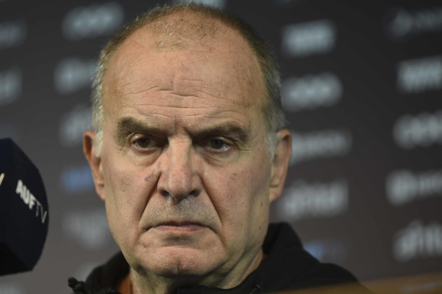 El entrenador argentino Marcelo Bielsa ha promovido un ambiente de optimismo en Uruguay con los resultados ofrecidos como conductor de la Celeste. EFE/ Sofía Torres