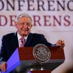 Fotografía cedida por la presidencia de México del mandatario mexicano Andrés Manuel López Obrador durante una rueda de prensa este martes en el Palacio Nacional de la Ciudad de México (México). EFE/ Presidencia de México/SOLO USO EDITORIAL/SOLO DISPONIBLE PARA ILUSTRAR LA NOTICIA QUE ACOMPAÑA(CRÉDITO OBLIGATORIO)