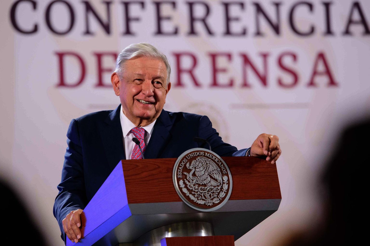 Fotografía cedida por la presidencia de México del mandatario mexicano Andrés Manuel López Obrador durante una rueda de prensa este martes en el Palacio Nacional de la Ciudad de México (México). EFE/ Presidencia de México/SOLO USO EDITORIAL/SOLO DISPONIBLE PARA ILUSTRAR LA NOTICIA QUE ACOMPAÑA(CRÉDITO OBLIGATORIO)