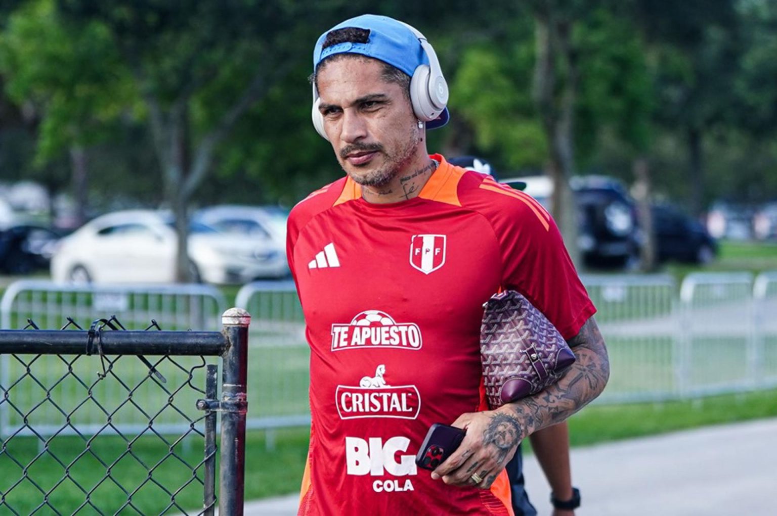 Fotografía cedida por la Federación Peruana de Fútbol (FPF) del jugador de Perú Paolo Guerrero en un entrenamiento este jueves, en Kansas City (EE.UU.). EFE/ FPF /Solo Uso editorial