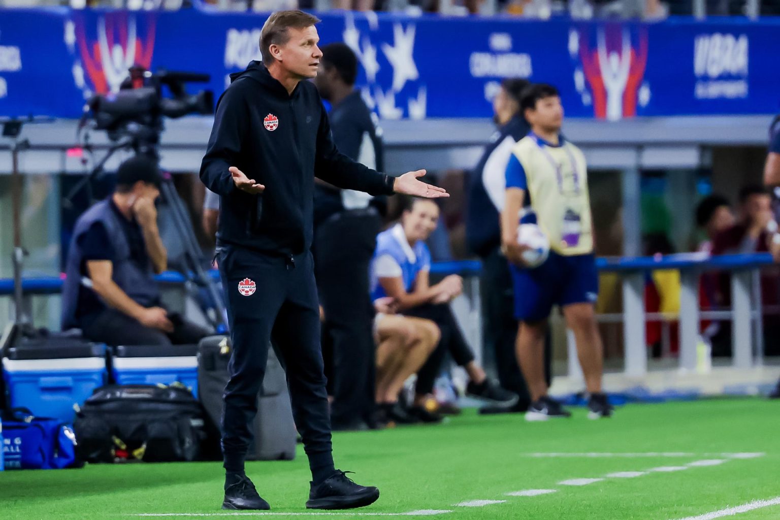 Fotografía de archivo del entrenador estadounidense Jesse Marsch, quien ha conducido a la selección de Canadá hasta las semifinales de la Copa América de Estados Unidos. EFE/EPA/Kevin Jairaj