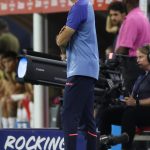 El seleccionador de Ecuador, Félix Sánchez Bas, fue registrado este jueves, 4 de julio, durante el primer partido de los cuartos de final de la Copa América 2024 contra Argentina, en el estadio NRG de Houston (Texas, EE.UU.). EFE/Leslie Plaza