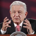 El presidente de México, Andrés Manuel López Obrador, participa este viernes durante una rueda de prensa en Palacio Nacional, de la Ciudad de México (México). EFE/ Isaac Esquivel