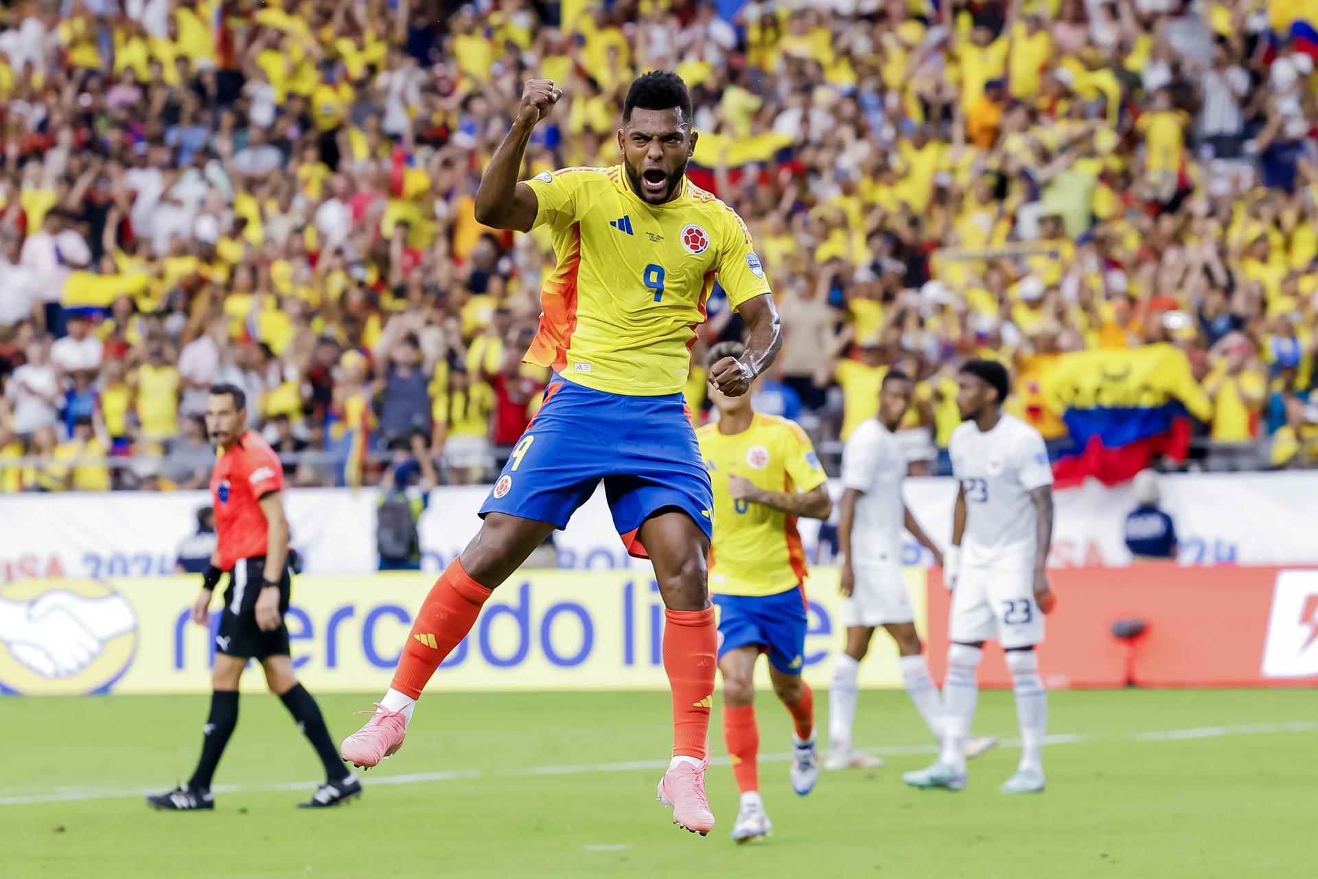 Miguel Ángel Borja no es titular en la selección de Colombia, pero aporta goles cuando ingresa, como el 6 de julio en Glendale (Arizona), cuando competó la goleada a Panamá (5-0) para avanzar a las semifinales de la Copa América de Estados Unidos. EFE/EPA/John G. Mabanglo
