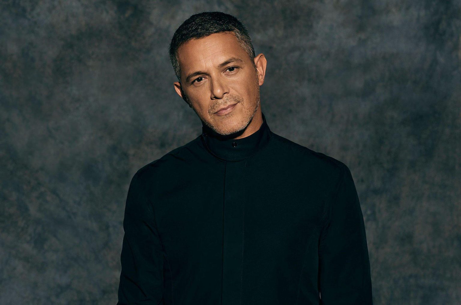 Fotografía cedida por Universal Music Latin Del galardonado músico español, Alejandro Sanz, quien encabezará una sesión de preguntas y respuestas en una fecha aún no anunciada, y que supondrá su regreso al Billboard desde 2003. EFE/Universal Music Latin /SOLO USO EDITORIAL /NO VENTAS /SOLO DISPONIBLE PARA ILUSTRAR LA NOTICIA QUE ACOMPAÑA /CRÉDITO OBLIGATORIO