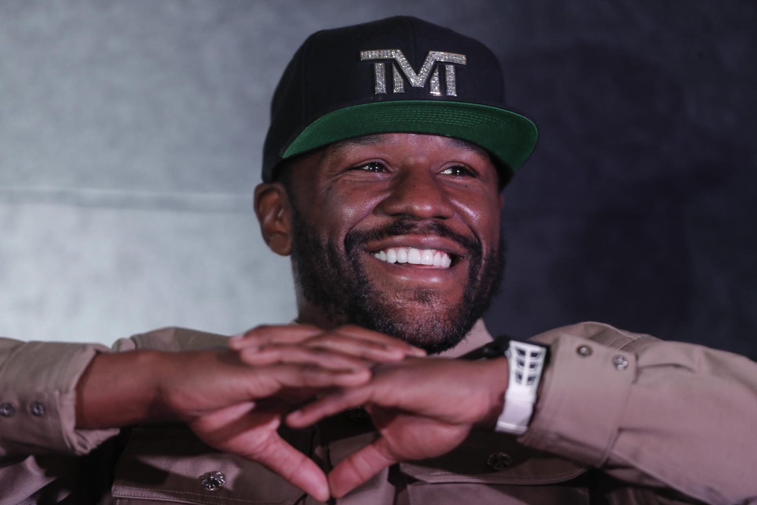 El boxeador estadounidense Floyd Mayweather participa este miércoles en una rueda de prensa en la Ciudad de México (México). EFE/ Isaac Esquivel