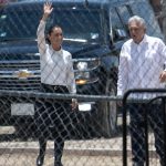 Imagen de archivo del presidente de México Andrés Manuel López Obrador (d), y la presidenta electa de México, Claudia Sheinbaum. EFE/Miguel Sierra