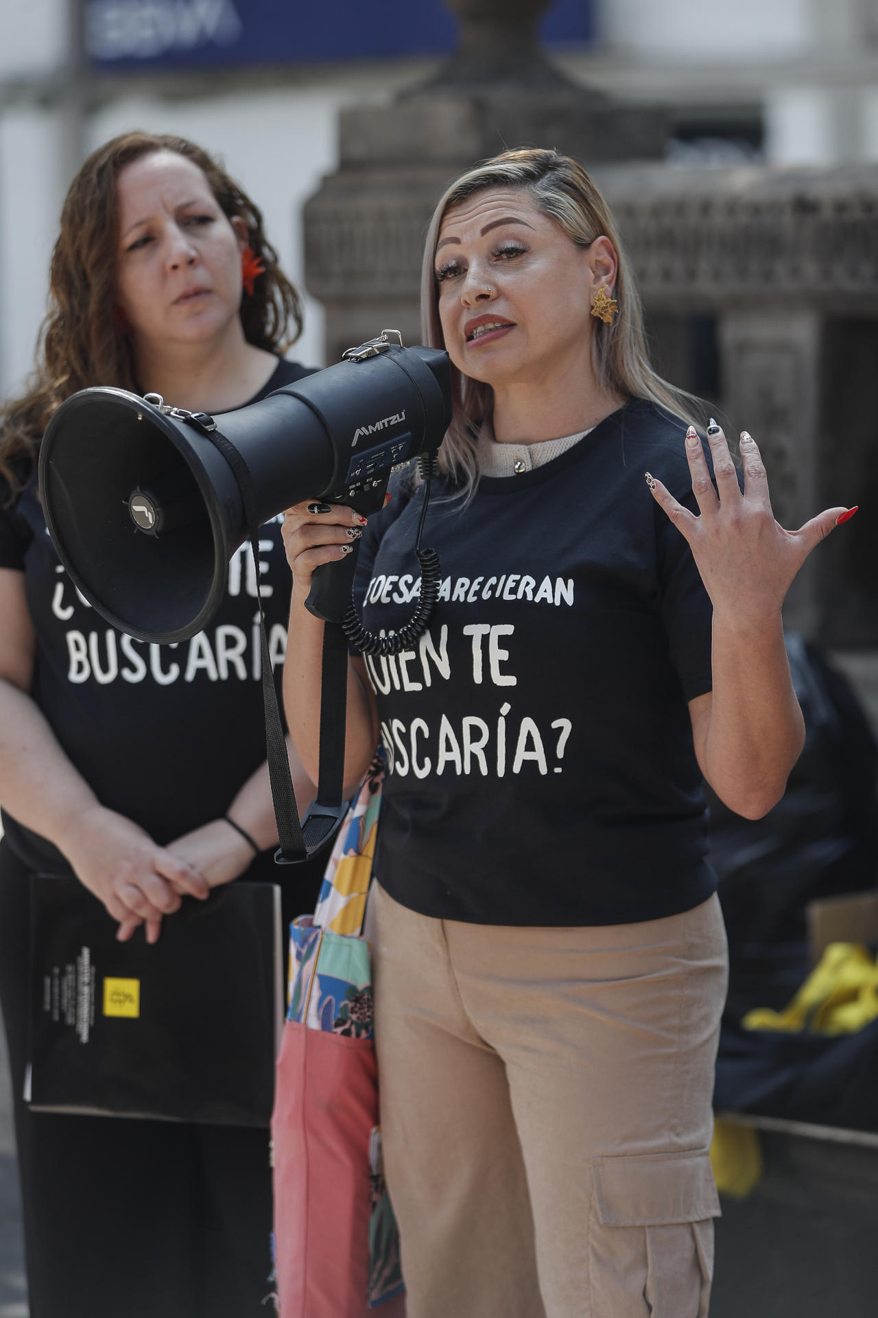 La buscadora colombiana Andrea Torres habla durante el lanzamiento de la campaña y el informe ‘Buscar Sin Miedo’, este jueves en Ciudad de México (México). EFE/ Isaac Esquivel
