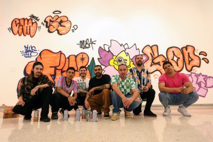 Fotografía del 13 de agosto de 2024, de artistas urbanos posando durante su participación en el programa Artista en Residencia 'Tomar Los Muros' celebrado en el Museo de las Artes de la ciudad de Guadalajara, en Jalisco (México).  EFE/Francisco Guasco