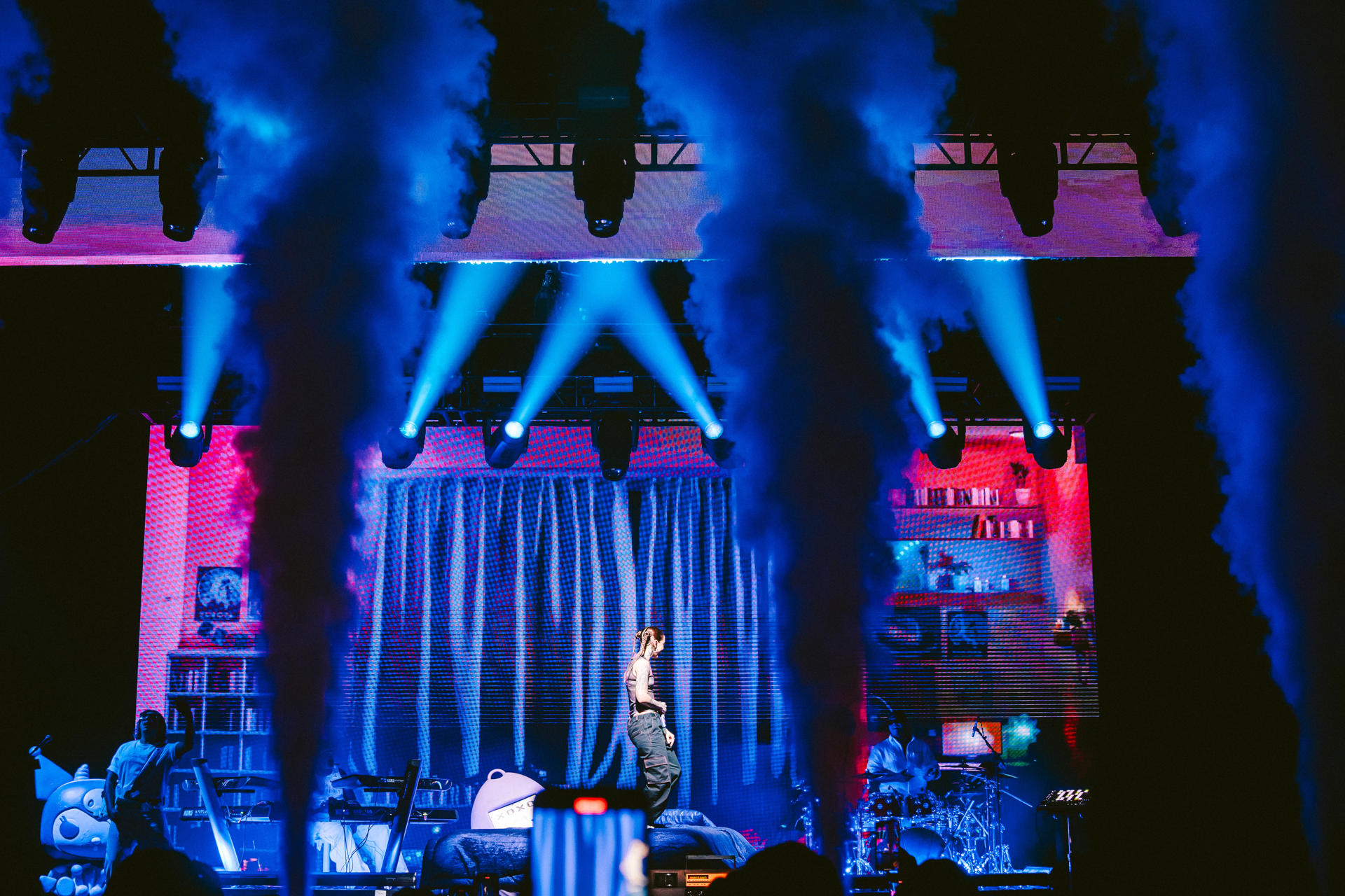 Fotografía del 15 de agosto de 2024 de la cantante puertorriqueña Young Miko durante un concierto en el Teatro Peacock en Los Ángeles (Estados Unidos). EFE/ Joshua Rivera
