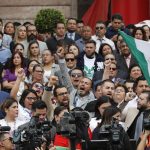 Imagen de archivo de trabajadores del Poder Judicial que protestan en contra de la reforma judicial impulsada por el oficialismo. EFE/ Mario Guzmán